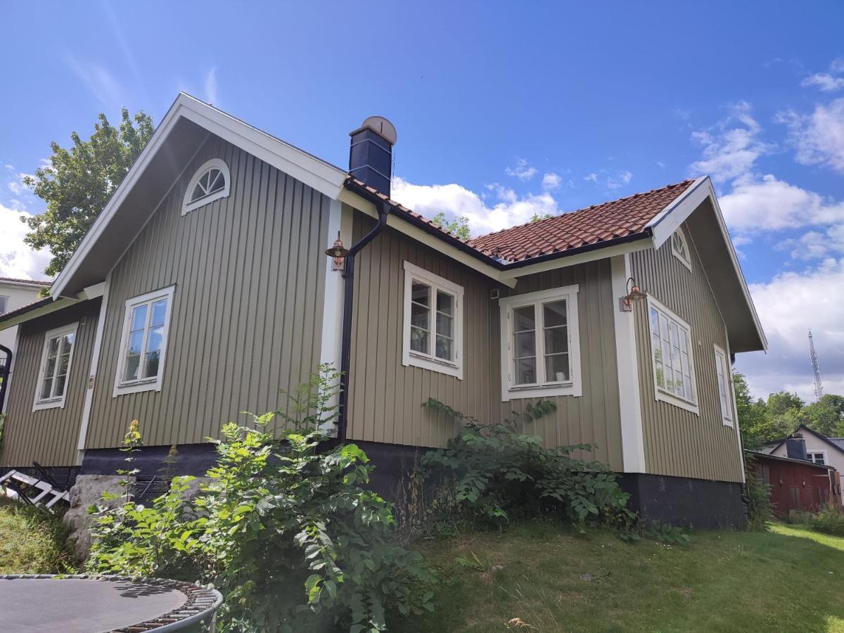 Villa I Norrtaelje Exterior foto